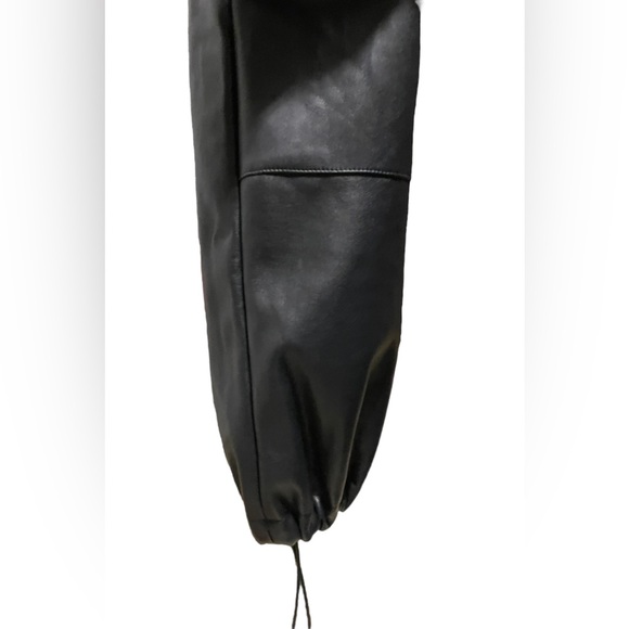 7 For All Mankind Vegan Leather Cargos - Picture 9 of 10